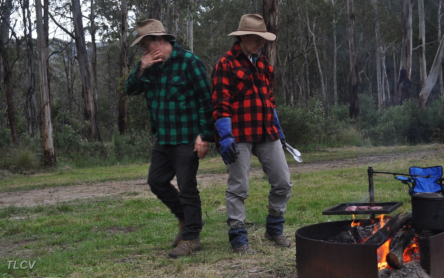 09-Laurie & Heidi do the O'Tooles 2 step!.JPG